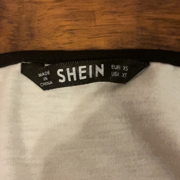 New Without Tags SHEIN White & Black Dragon Crop Top - Picture 9 of 11